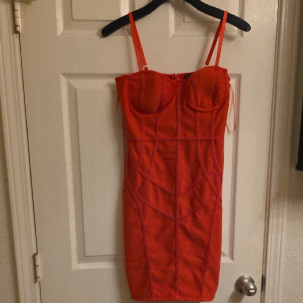 Chic Strapless Red Dress